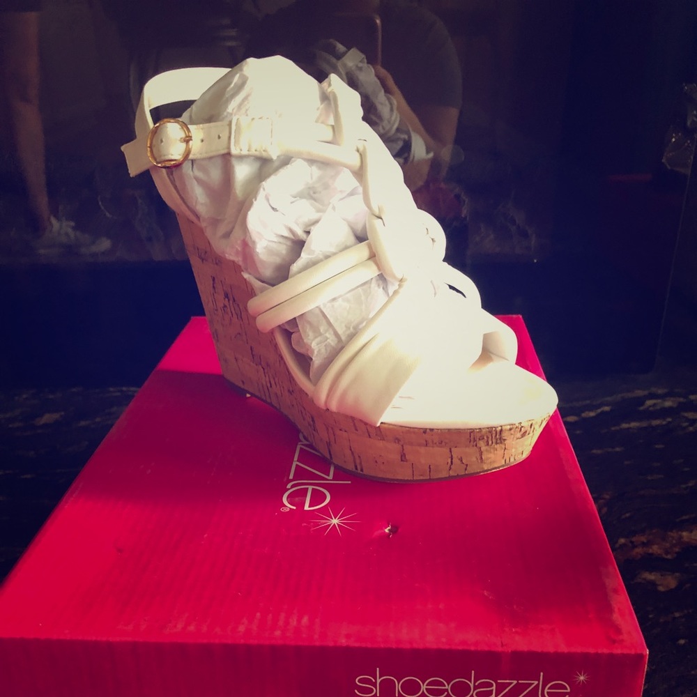 White wedges